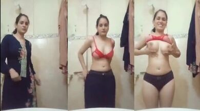 Mohali ki shy Punjabi girl Harpreet ka homemade nude clip